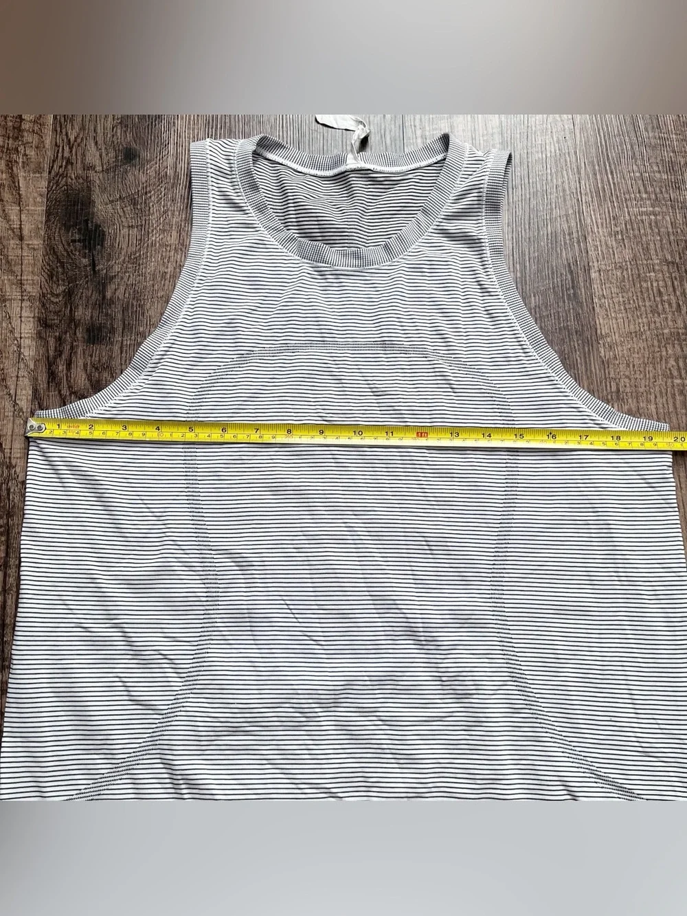 Lululemon Women’s Size 10 Swiftly Relaxed Black & White Tank Top